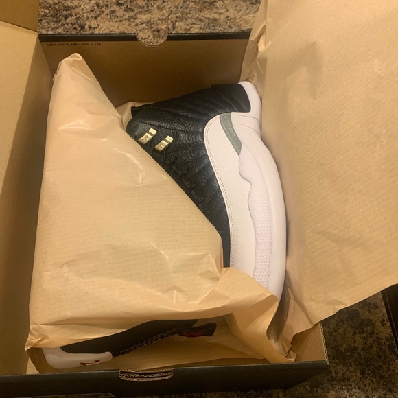 Air Jordan 12 Retro Playoffs (2022) - Picture 3 of 9